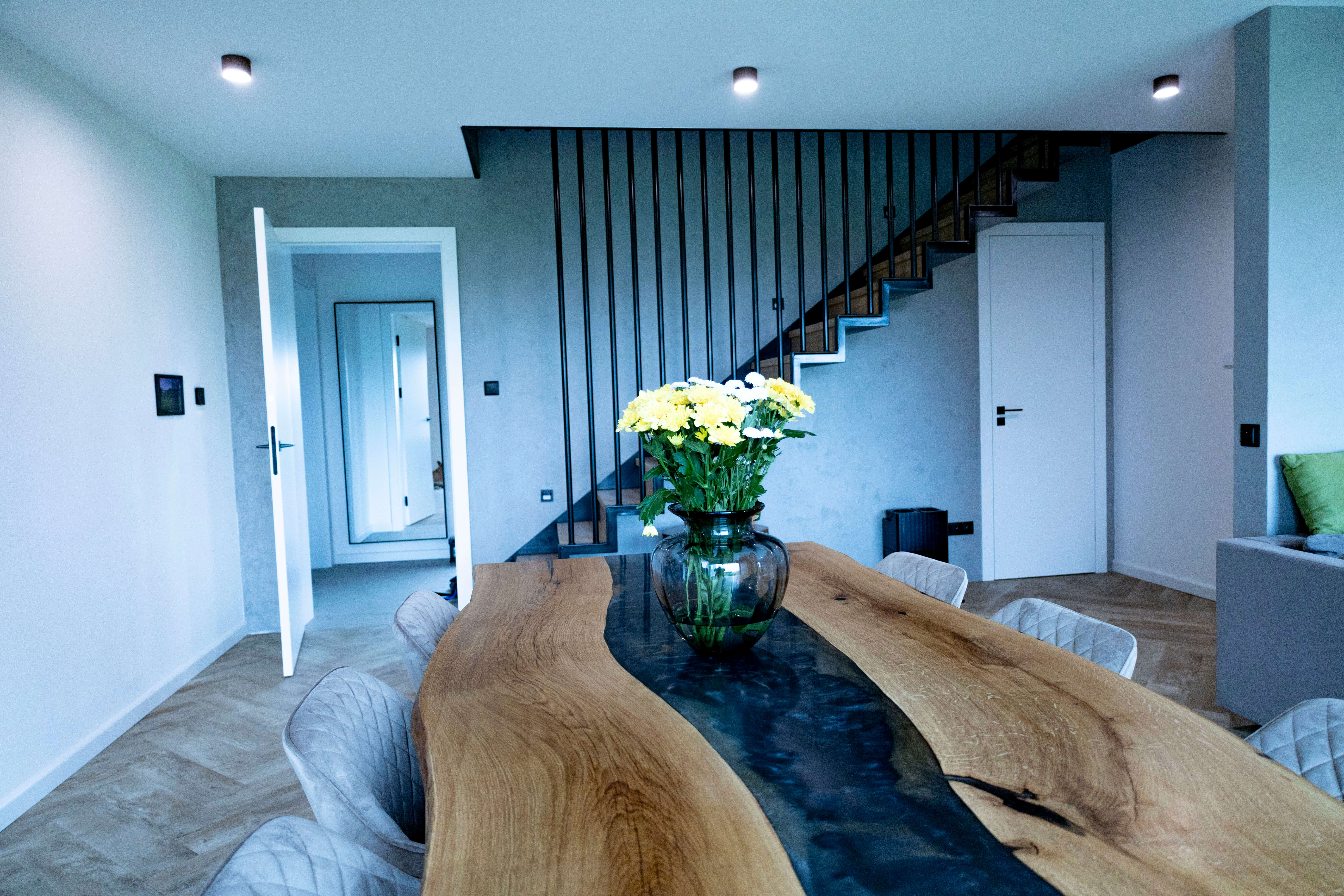 Black Star WOODWORKING s.r.o. jidelni stul masiv